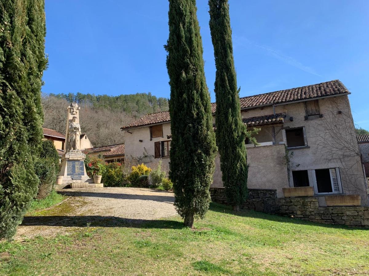 Spacious Apartment In A Charming, Tranquil Village Saint-Vincent-Rive-d'Olt Экстерьер фото